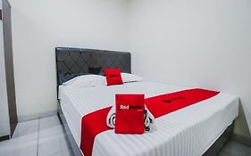 RedDoorz Plus near Semanggi